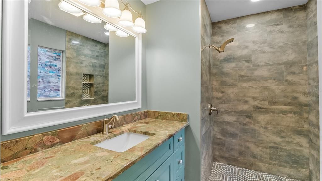For Rent: $2,500 (3 beds, 2 baths, 1945 Square Feet)