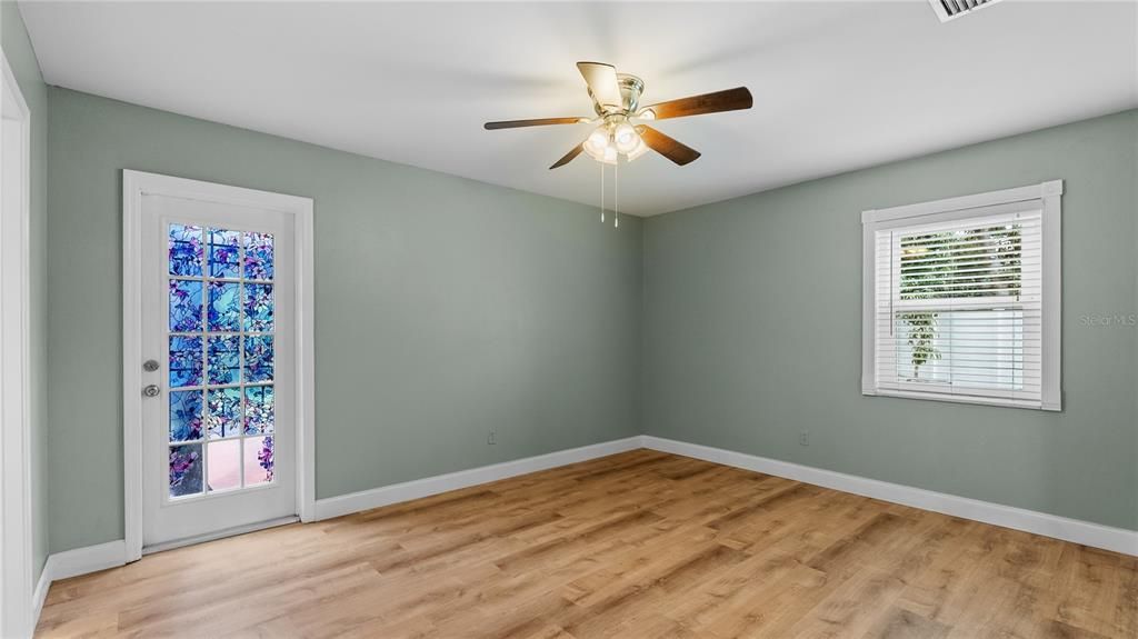 For Rent: $2,500 (3 beds, 2 baths, 1945 Square Feet)