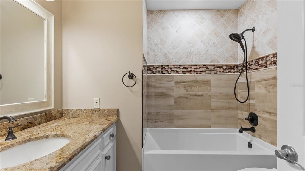 For Rent: $2,500 (3 beds, 2 baths, 1945 Square Feet)