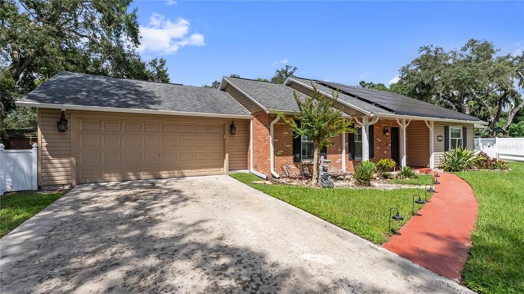 For Rent: $2,500 (3 beds, 2 baths, 1945 Square Feet)