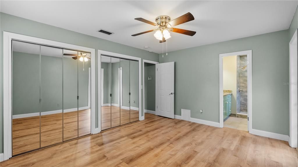 For Rent: $2,500 (3 beds, 2 baths, 1945 Square Feet)
