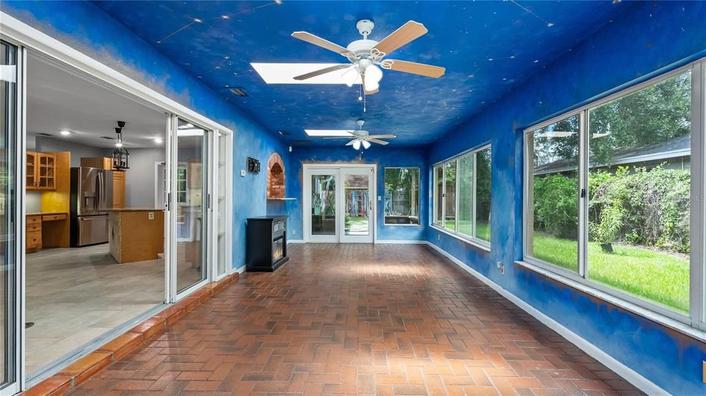 For Rent: $2,500 (3 beds, 2 baths, 1945 Square Feet)