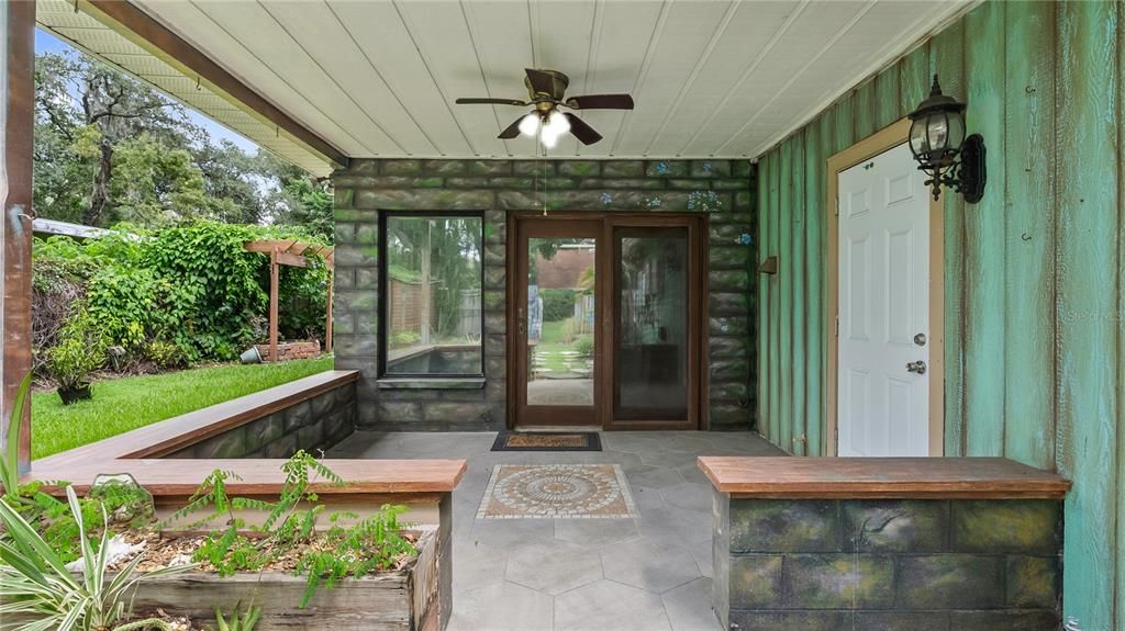 For Rent: $2,500 (3 beds, 2 baths, 1945 Square Feet)