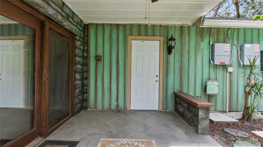 For Rent: $2,500 (3 beds, 2 baths, 1945 Square Feet)