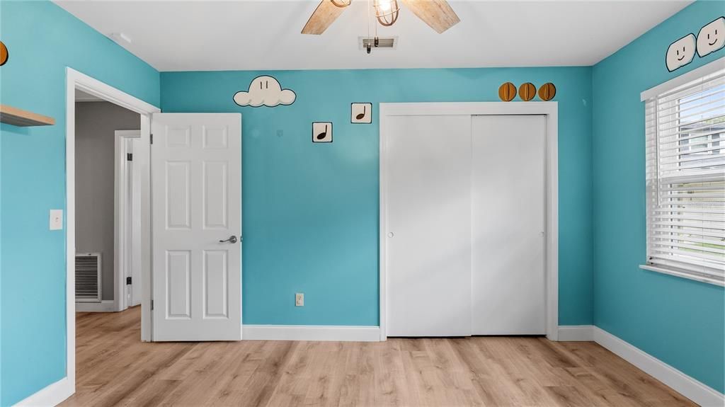 For Rent: $2,500 (3 beds, 2 baths, 1945 Square Feet)