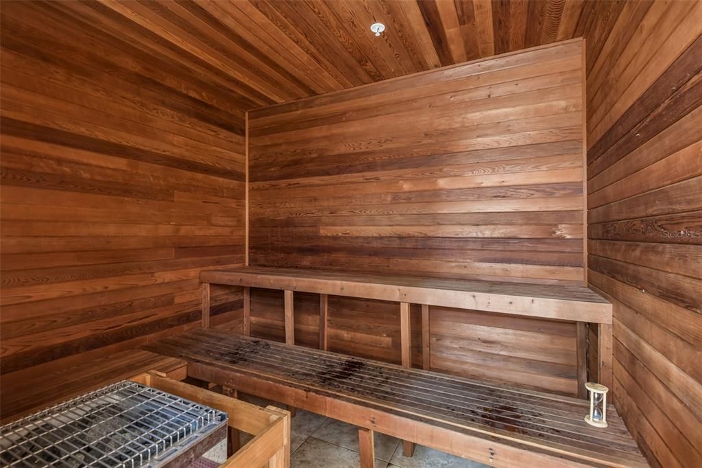 На продажу: $459,900 (2 спален, 2 ванн, 1300 Квадратных фут)