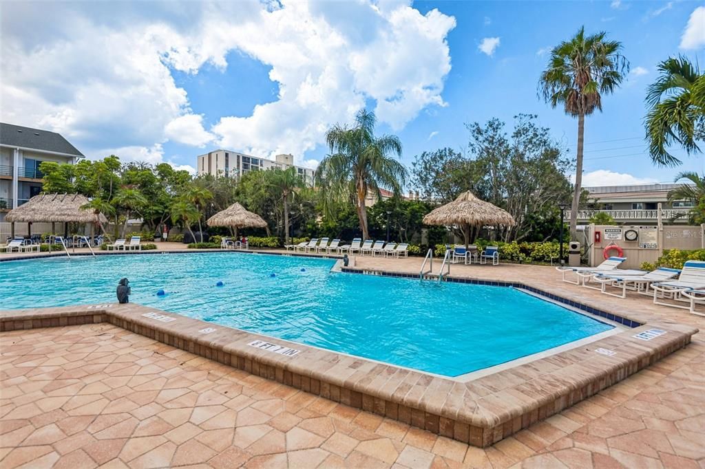 На продажу: $459,900 (2 спален, 2 ванн, 1300 Квадратных фут)