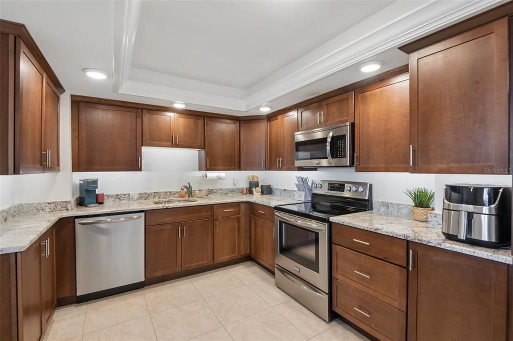 На продажу: $459,900 (2 спален, 2 ванн, 1300 Квадратных фут)