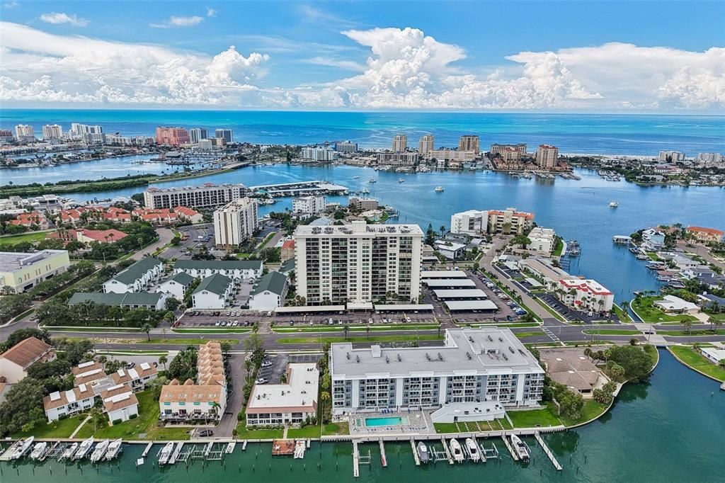 На продажу: $459,900 (2 спален, 2 ванн, 1300 Квадратных фут)
