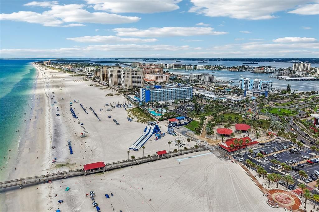 На продажу: $459,900 (2 спален, 2 ванн, 1300 Квадратных фут)