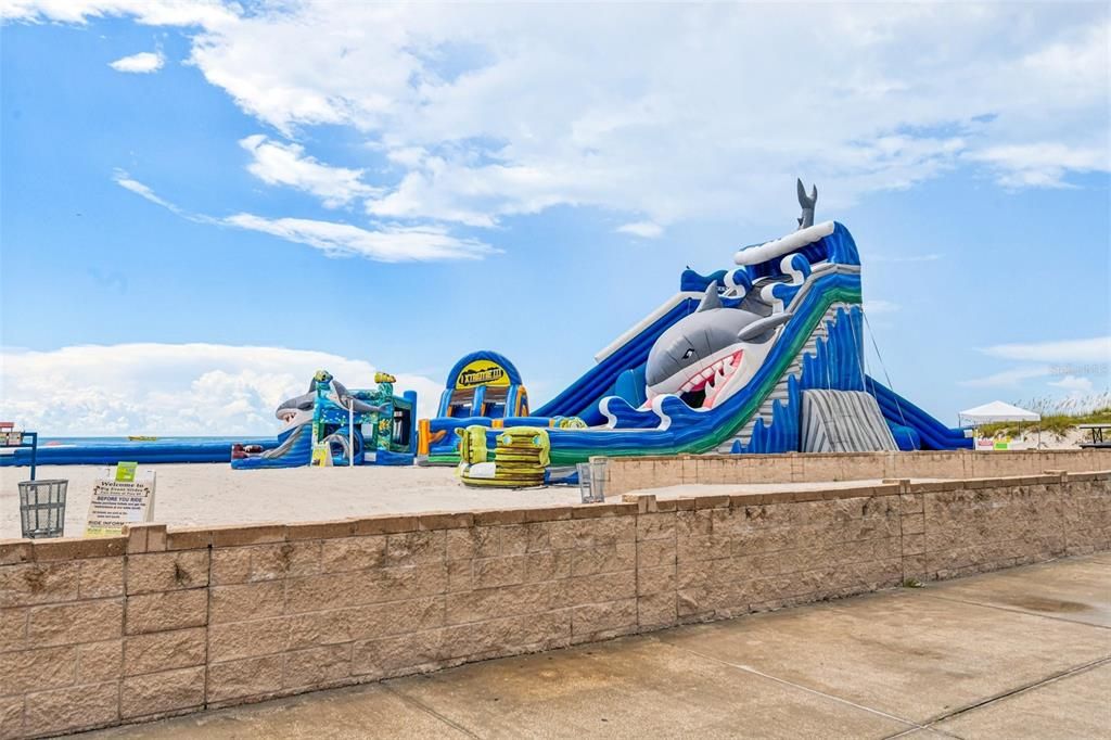 На продажу: $459,900 (2 спален, 2 ванн, 1300 Квадратных фут)