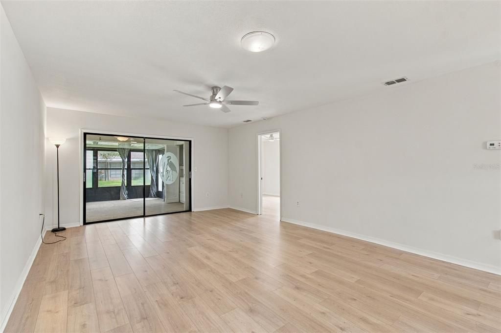 En Venta: $165,000 (2 camas, 2 baños, 988 Pies cuadrados)