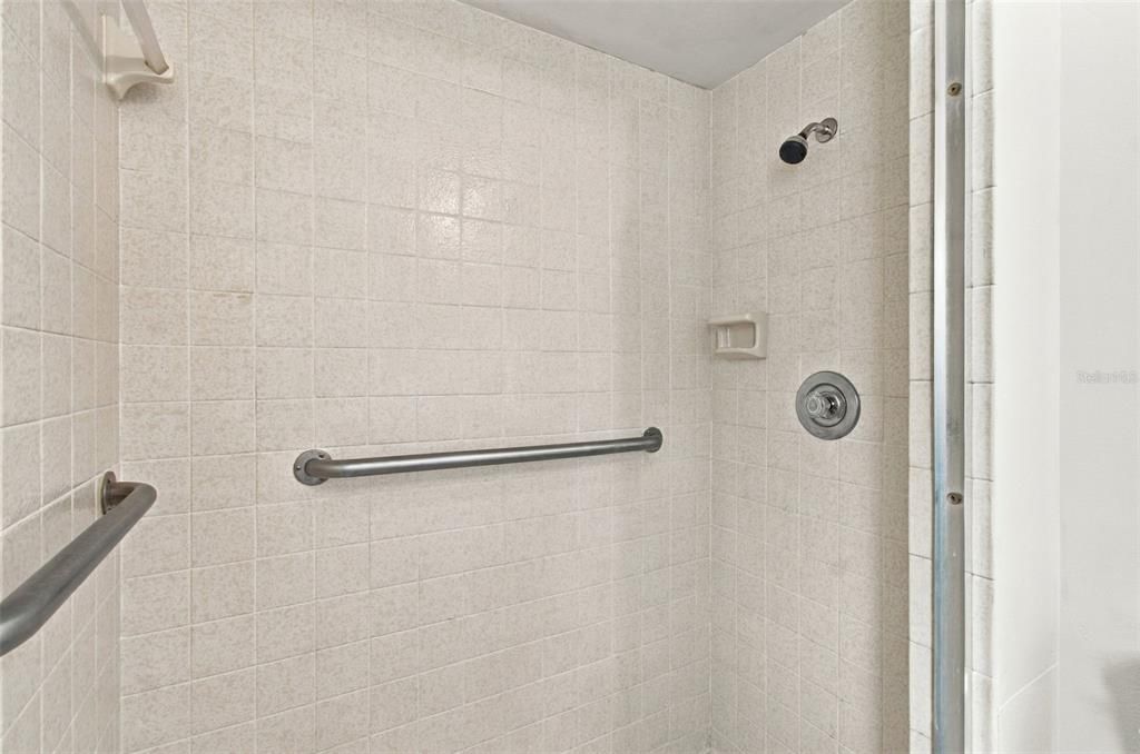 En Venta: $165,000 (2 camas, 2 baños, 988 Pies cuadrados)