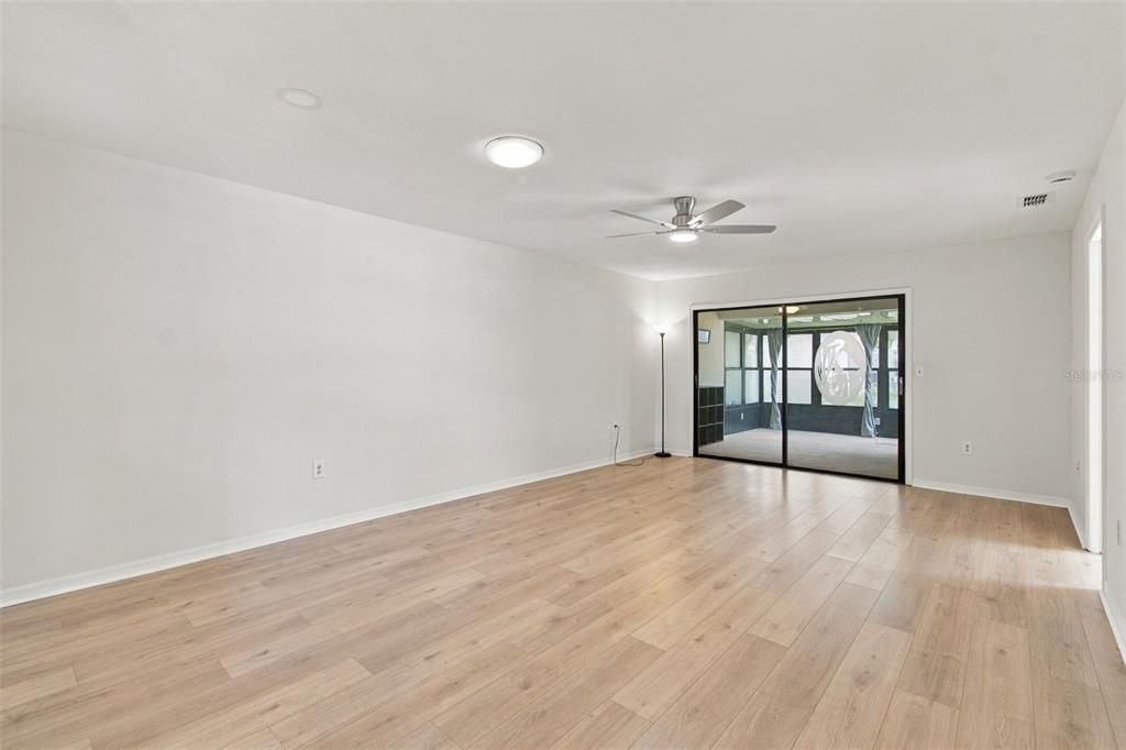 En Venta: $165,000 (2 camas, 2 baños, 988 Pies cuadrados)