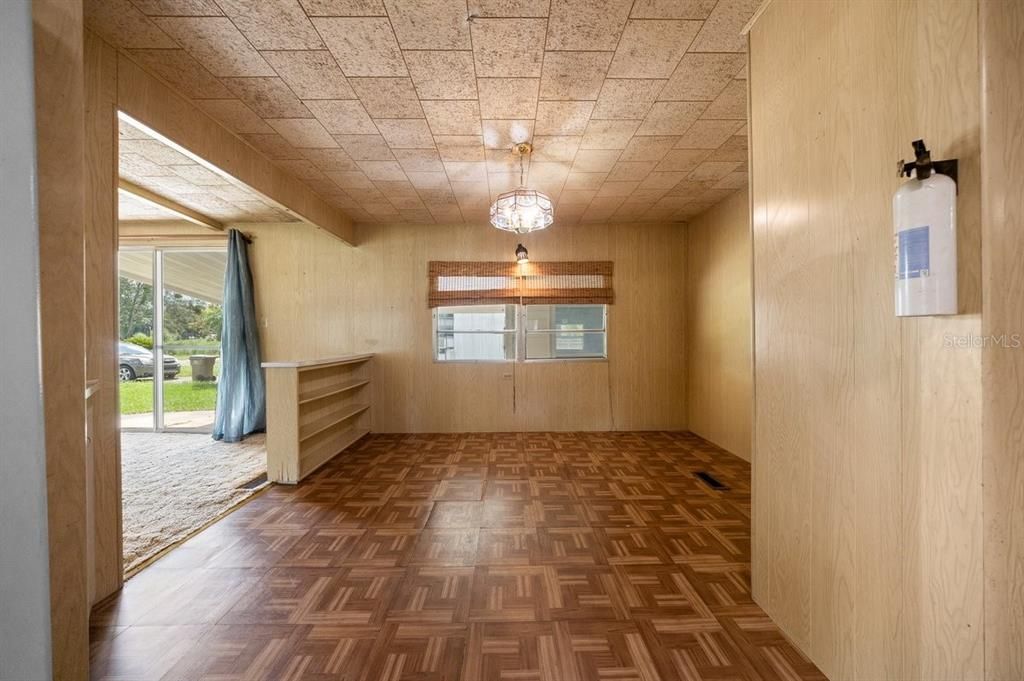 For Sale: $169,000 (2 beds, 2 baths, 1040 Square Feet)