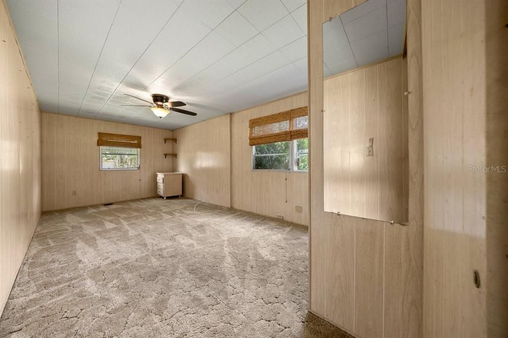 For Sale: $169,000 (2 beds, 2 baths, 1040 Square Feet)