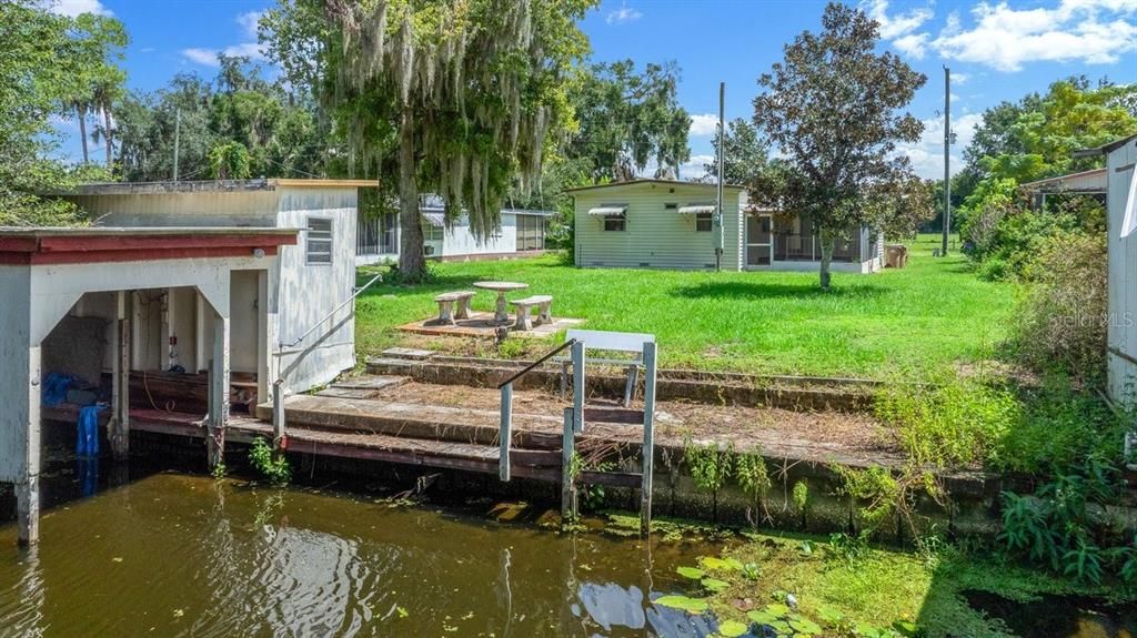 For Sale: $169,000 (2 beds, 2 baths, 1040 Square Feet)
