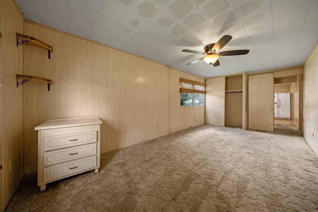 For Sale: $169,000 (2 beds, 2 baths, 1040 Square Feet)