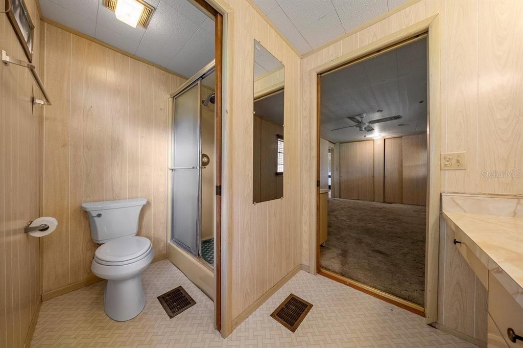 For Sale: $169,000 (2 beds, 2 baths, 1040 Square Feet)