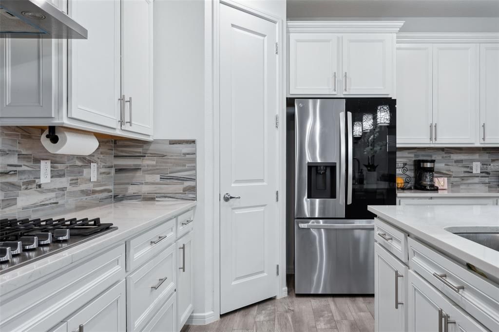 For Rent: $3,400 (4 beds, 2 baths, 2894 Square Feet)