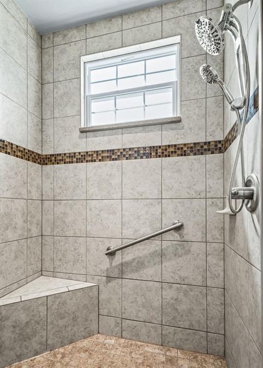 На продажу: $389,000 (3 спален, 2 ванн, 1825 Квадратных фут)