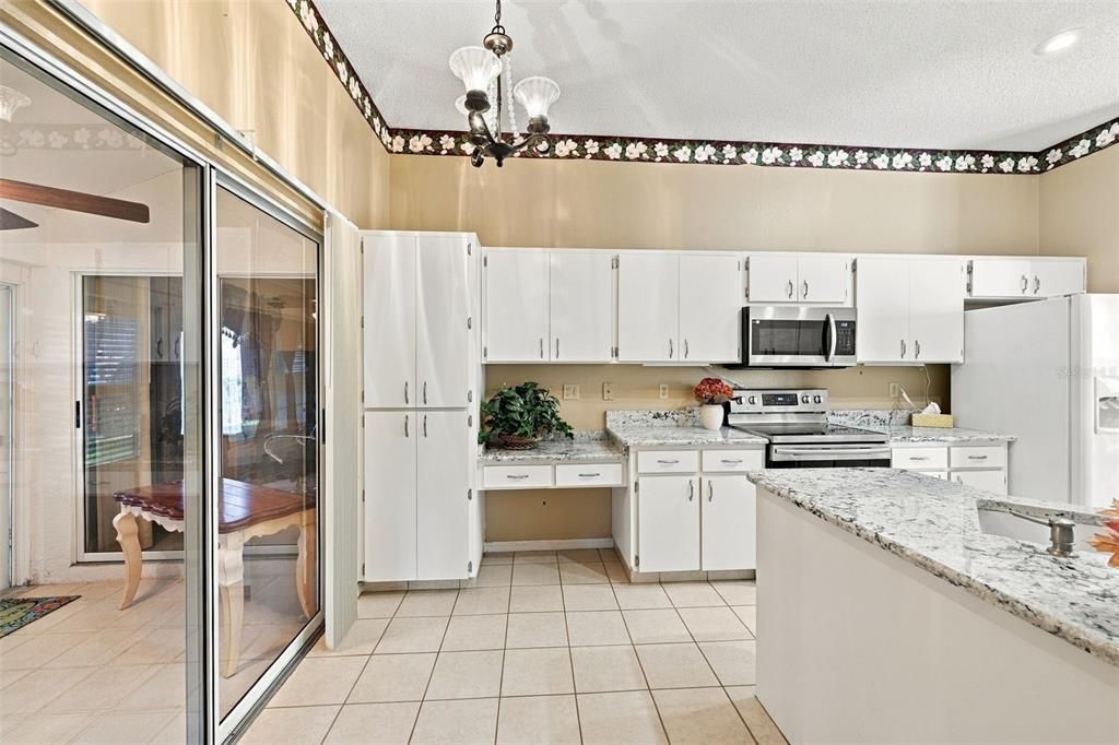 En Venta: $214,900 (2 camas, 2 baños, 1489 Pies cuadrados)