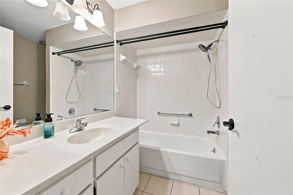 En Venta: $214,900 (2 camas, 2 baños, 1489 Pies cuadrados)