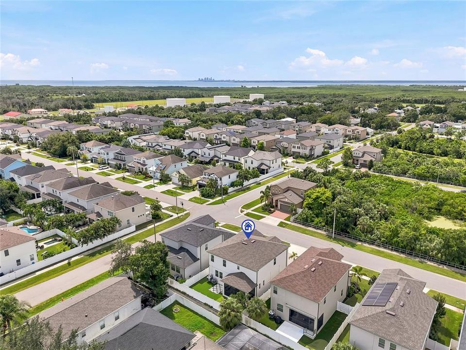 En Venta: $825,000 (4 camas, 3 baños, 2922 Pies cuadrados)