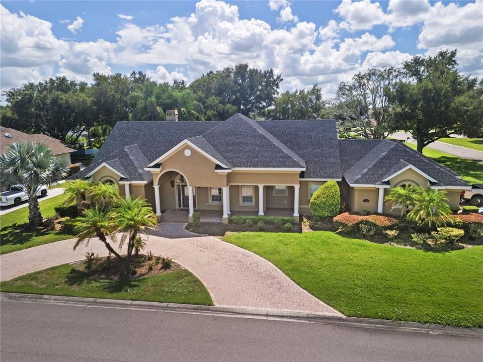 For Sale: $750,000 (5 beds, 3 baths, 3611 Square Feet)