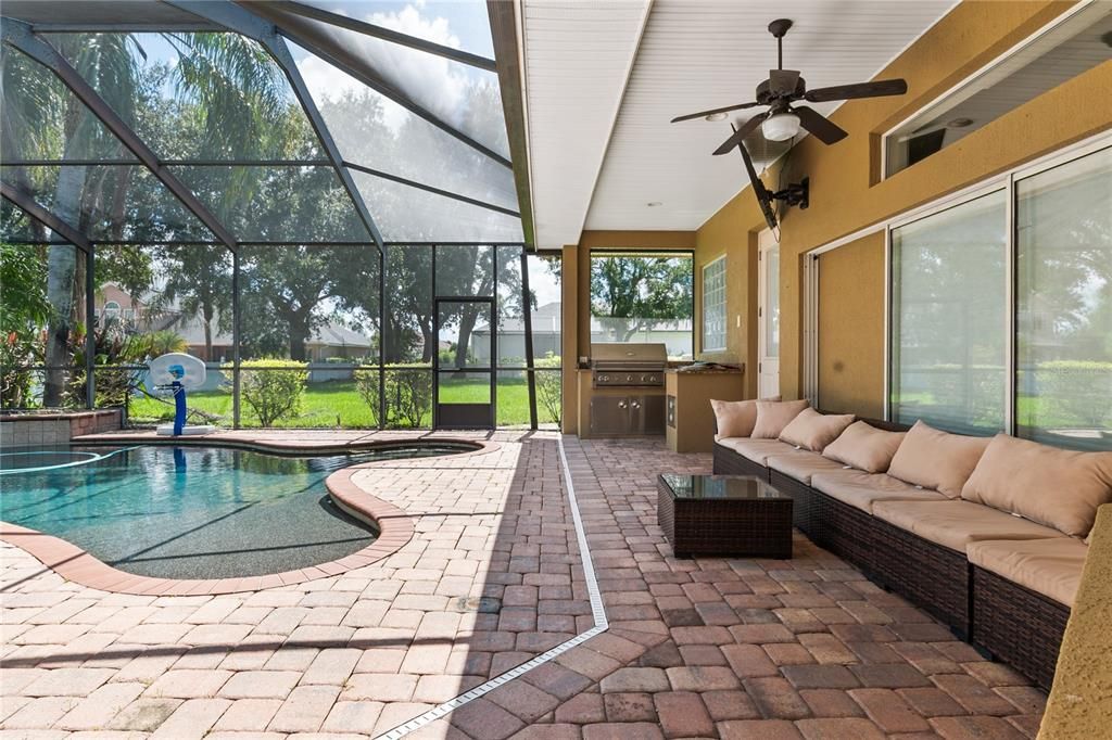 For Sale: $750,000 (5 beds, 3 baths, 3611 Square Feet)