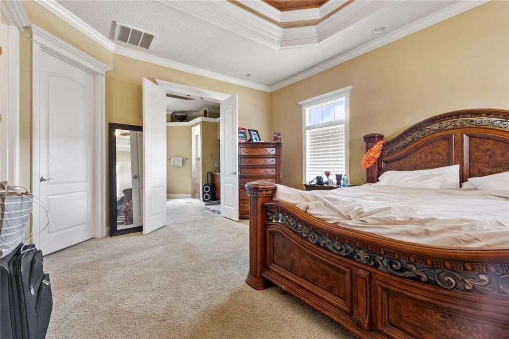 For Sale: $750,000 (5 beds, 3 baths, 3611 Square Feet)