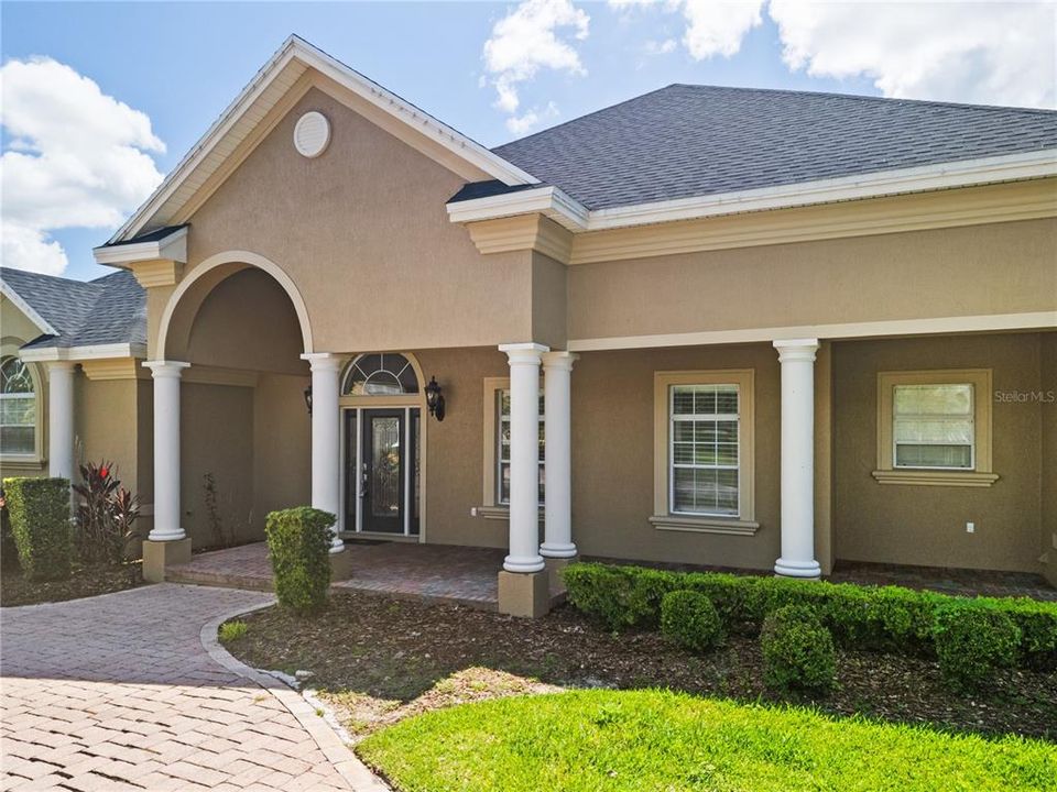 For Sale: $750,000 (5 beds, 3 baths, 3611 Square Feet)