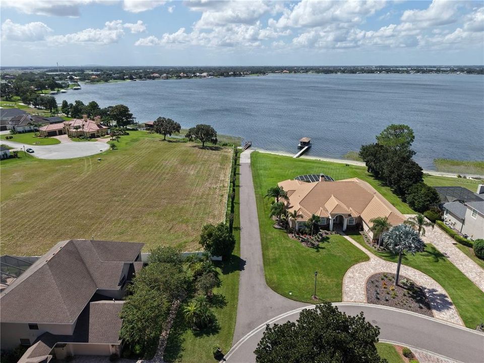For Sale: $750,000 (5 beds, 3 baths, 3611 Square Feet)