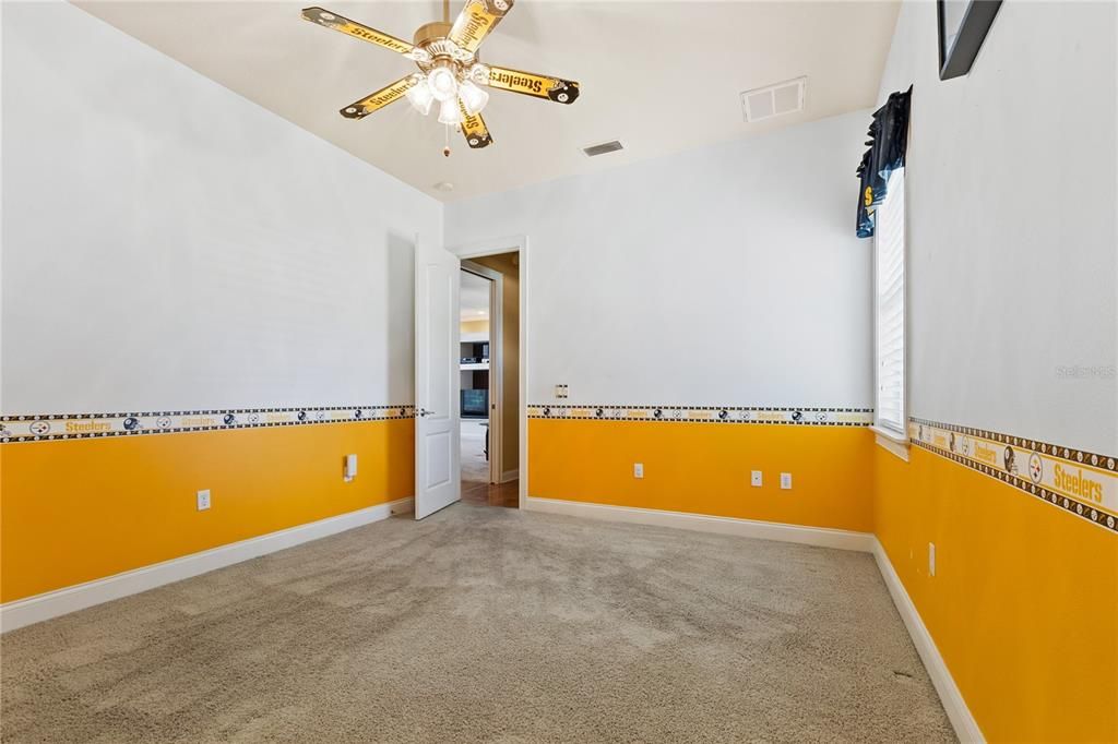 For Sale: $750,000 (5 beds, 3 baths, 3611 Square Feet)