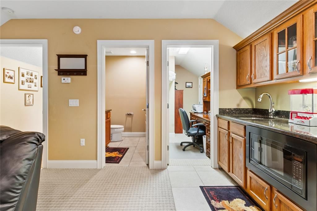 For Sale: $750,000 (5 beds, 3 baths, 3611 Square Feet)