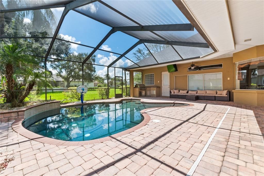 For Sale: $750,000 (5 beds, 3 baths, 3611 Square Feet)