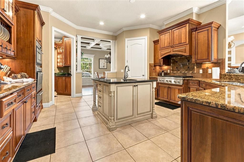For Sale: $750,000 (5 beds, 3 baths, 3611 Square Feet)