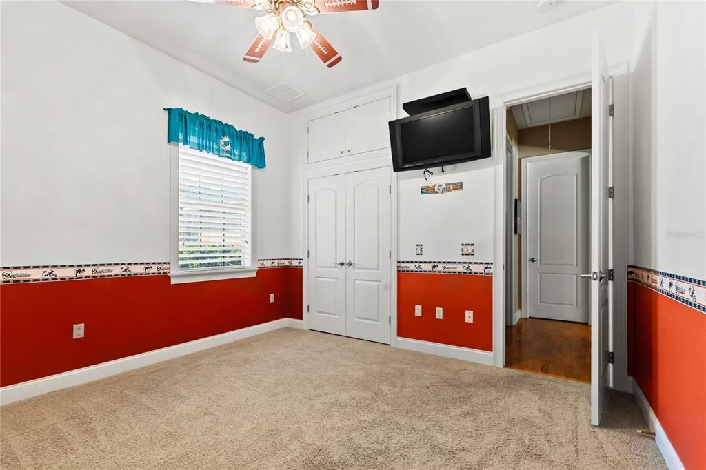 For Sale: $750,000 (5 beds, 3 baths, 3611 Square Feet)
