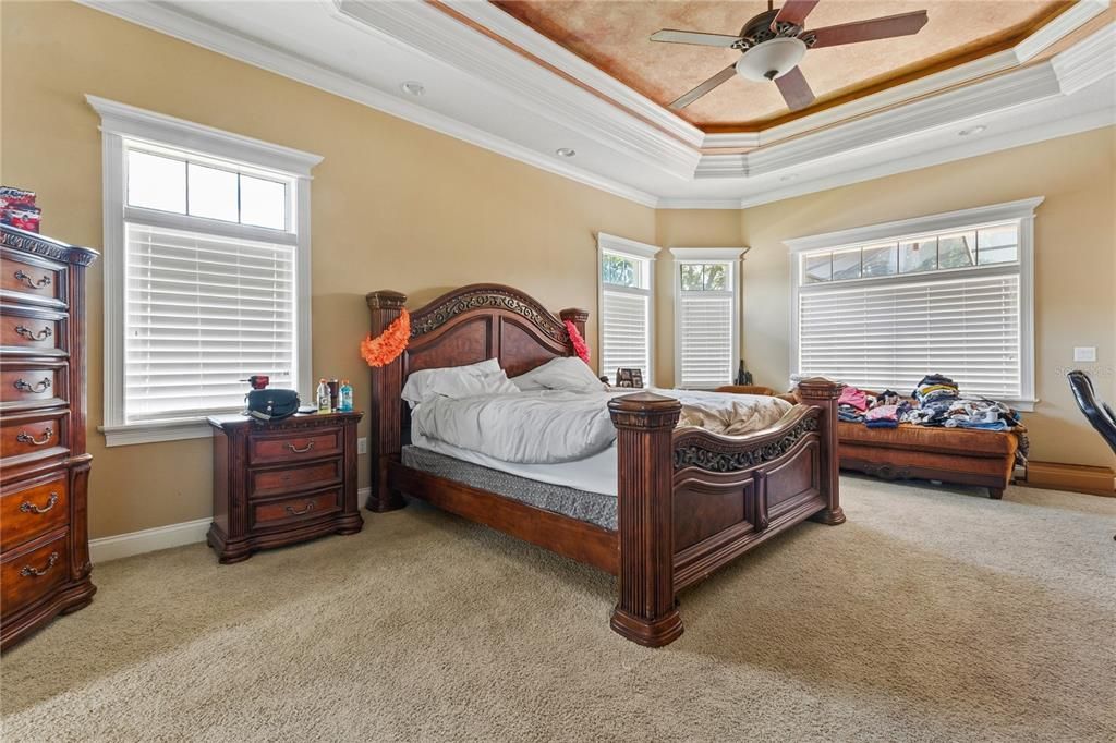 For Sale: $750,000 (5 beds, 3 baths, 3611 Square Feet)