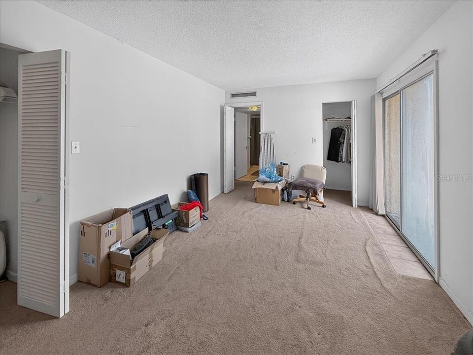 For Sale: $149,990 (2 beds, 2 baths, 1094 Square Feet)