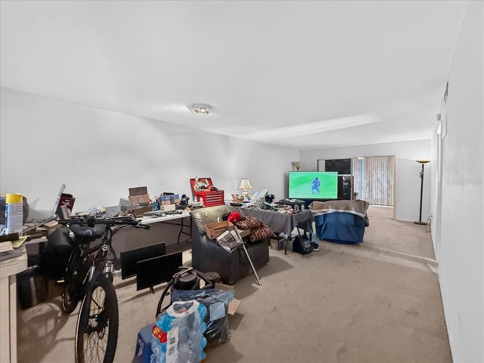 For Sale: $149,990 (2 beds, 2 baths, 1094 Square Feet)