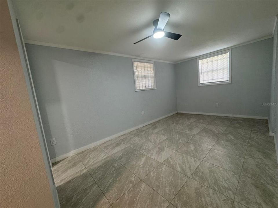 For Rent: $2,050 (3 beds, 2 baths, 955 Square Feet)