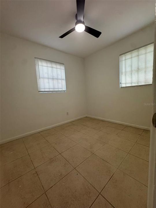For Rent: $2,050 (3 beds, 2 baths, 955 Square Feet)