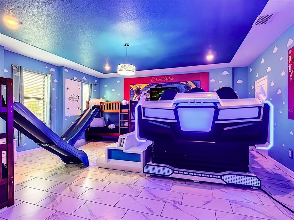 En Venta: $899,000 (8 camas, 5 baños, 4303 Pies cuadrados)