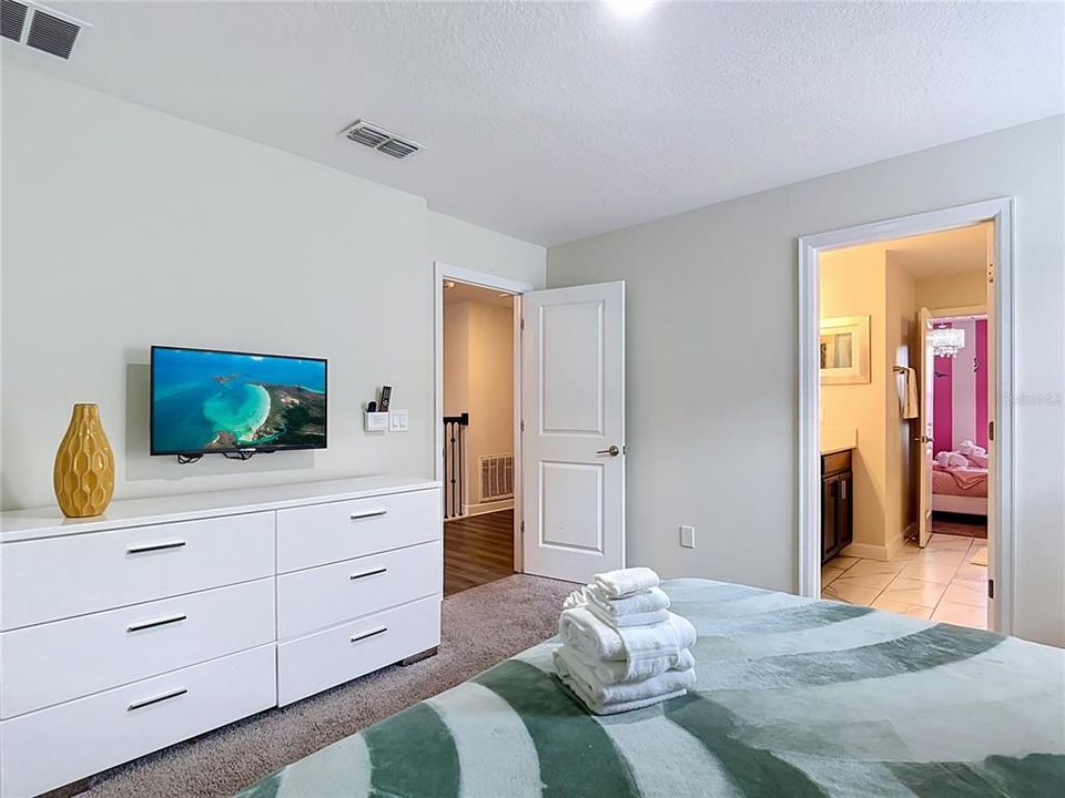 En Venta: $899,000 (8 camas, 5 baños, 4303 Pies cuadrados)