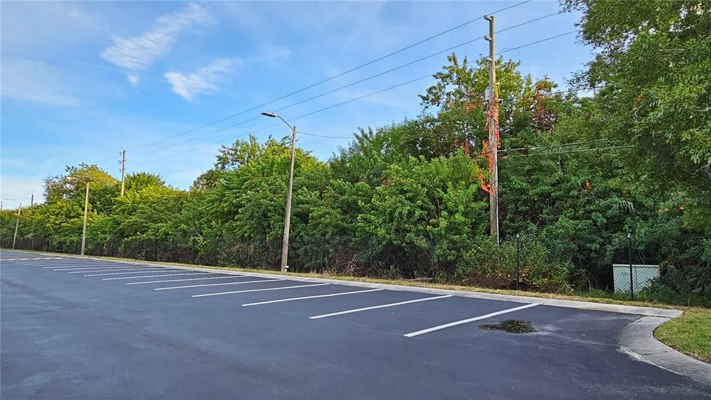 For Sale: $134,900 (2 beds, 1 baths, 885 Square Feet)