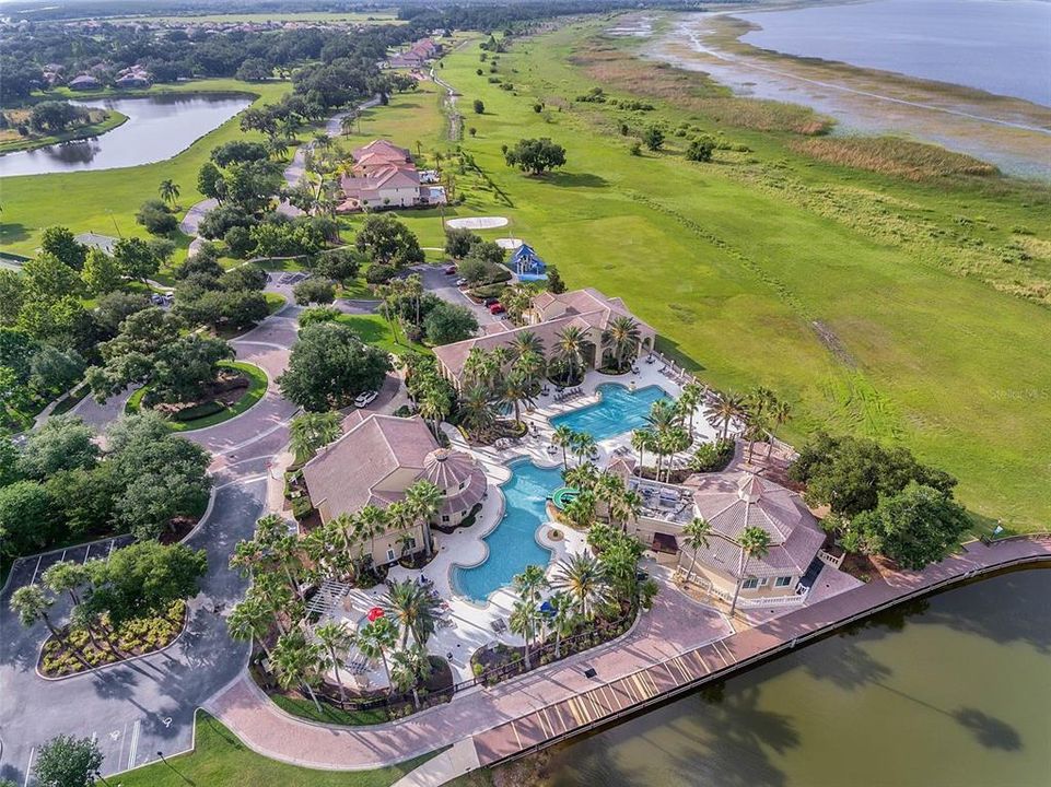 En Venta: $1,099,000 (5 camas, 5 baños, 5428 Pies cuadrados)