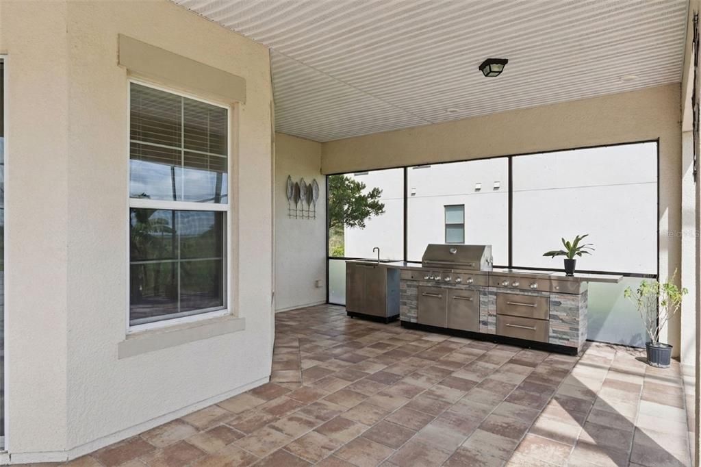 En Venta: $1,099,000 (5 camas, 5 baños, 5428 Pies cuadrados)