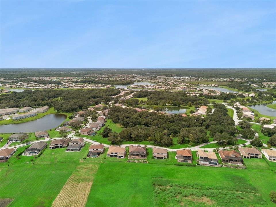 En Venta: $1,099,000 (5 camas, 5 baños, 5428 Pies cuadrados)