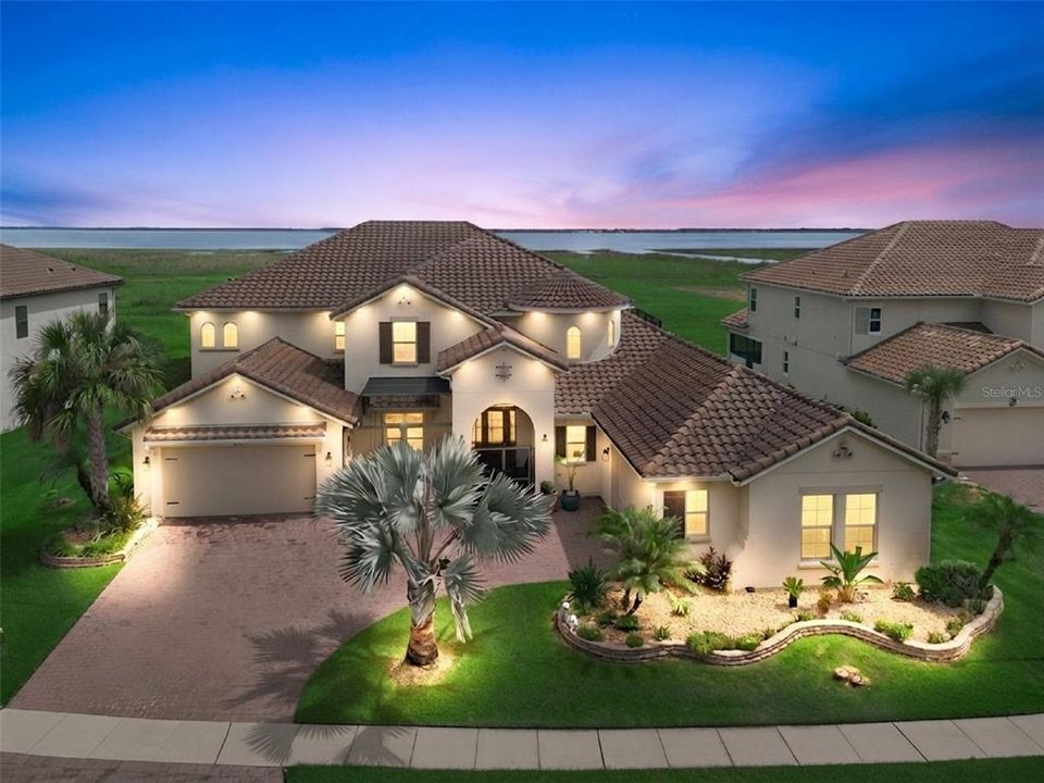 En Venta: $1,099,000 (5 camas, 5 baños, 5428 Pies cuadrados)